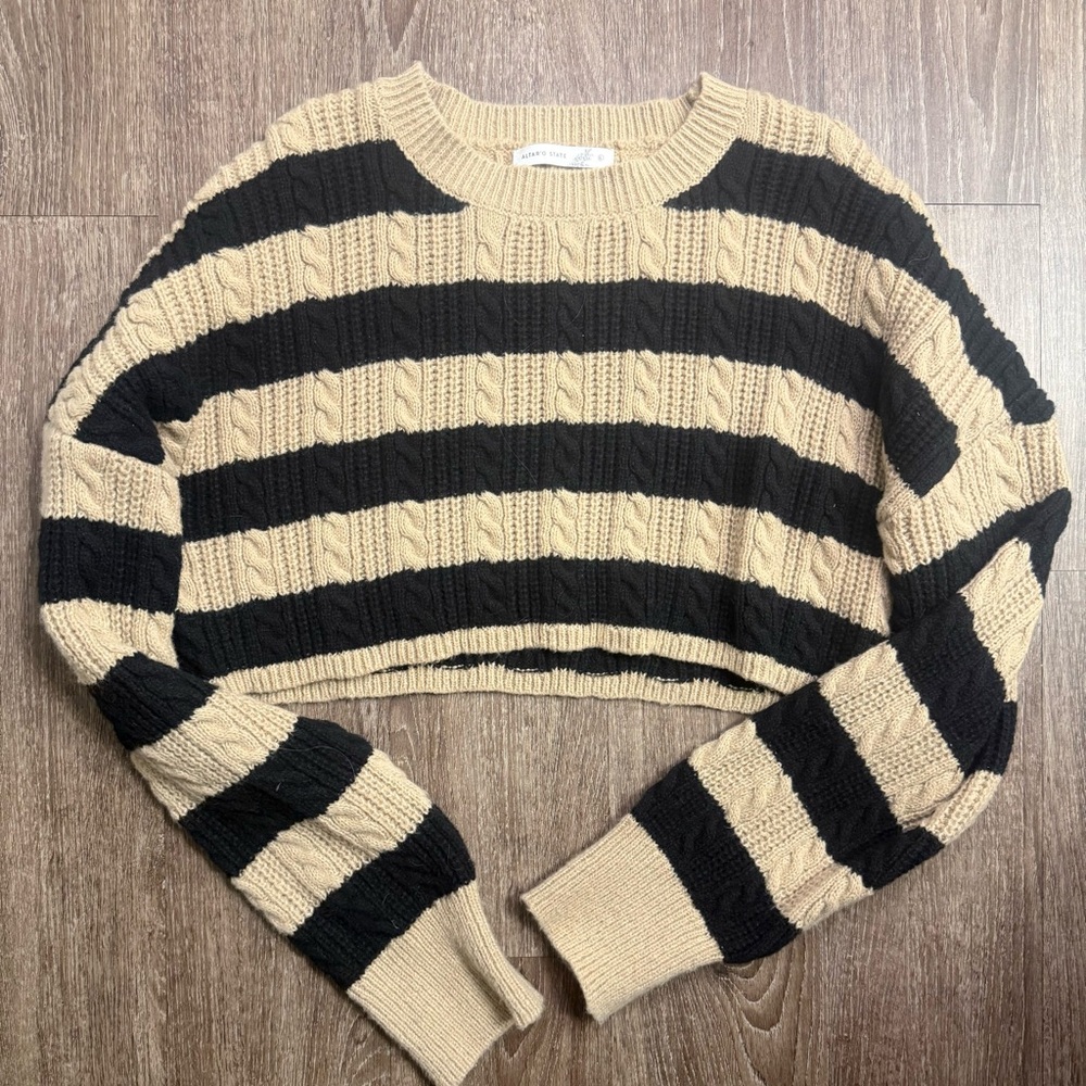 Altar’d State Striped Cropped Sweater L Beige Black Cable Knit Chunky Boho Cozy